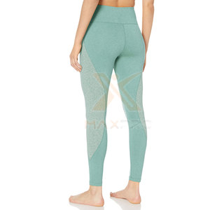 Pantalons de yoga pour femmes de qualité supérieure, en tissu solide, matière Spandex/Polyester, respirant, écologique, faible MOQ, service OEM, fabriqué au Pakistan - Product Image 3