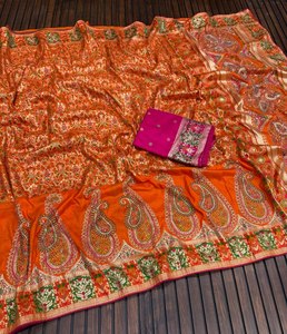 Sari tradicional de seda naranja y rosa con bordado paisley y borde floral para mujer, ropa de boda, India, Pakistán - Product Image 3
