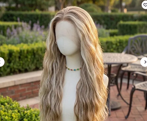 Perruque Blonde Ondulée de Haute Qualité avec Mèches, Dentelle HD Pré-Pluckée, Ligne de Cheveux Naturelle, Cheveux Humains Vierges Bruts, Vente en Gros - Product Image 1