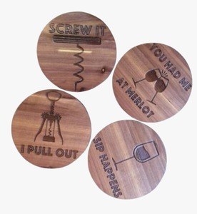 Sous-verres en bois faits à la main avec grain naturel rustique pour tables basses, tables à manger et maison contemporaine élégante - Product Image 1