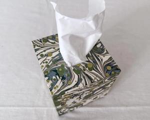 Caja de pañuelos con estampado floral vintage, perfecta para el hogar, la oficina, el dormitorio, el baño y uso decorativo en la mesa. Venta al por mayor desde India. - Product Image 3