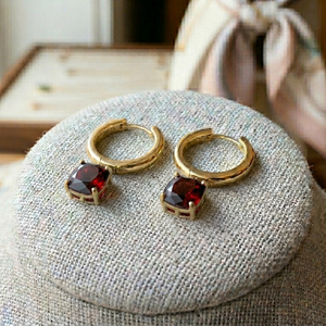 Boucles d'oreilles de luxe en grenat rouge taille coussin hydro, pierre de 10 mm, longueur 4 pouces, 11 grammes, en argent sterling 925 plaqué or 18 carats, bijoux de créateur - Product Image 5