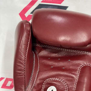 ถุงมือชกมวย Fairtex แบบสั่งทำพิเศษ สีแดงเบอร์กันดี แบบรัดสายรัดตีนตุ๊กแก ราคาโรงงานขายส่ง - Product Image 5