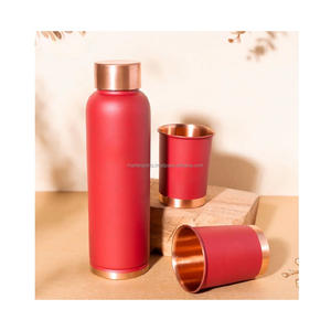 Botella de agua de cobre puro para beber a diario, que apoya la digestión saludable, la hidratación y los beneficios tradicionales del bienestar. - Product Image 6