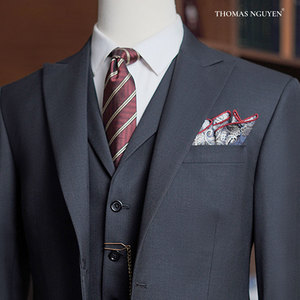 El traje de 3 piezas Sweet Lock Tailored es un diseño exclusivo de la colección Lovey Dovey. - Product Image 2