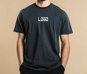 Camiseta Negra Personalizada con Logotipo para Hombre, Manga Corta, Cuello Redondo, Corte Regular, Algodón Jersey, Estilo Casual, Diseño con Letra Estampada en la Parte Delantera - Product Image 3