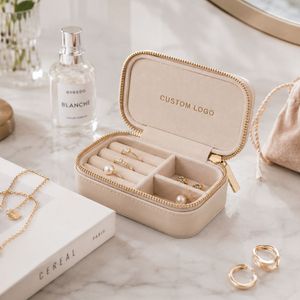 Estuche de Viaje para Joyas con Logotipo Personalizado en Relieve Dorado, Caja Organizadora de Cuero PU para Mujer, Almacenamiento para Viajes de Vacaciones - Product Image 4