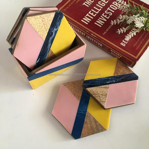 Ensemble de sous-verres rétro de haute qualité personnalisés en résine, figurine d'ange amoureux artisanale gravée - Product Image 4