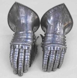 Guantelete de Metal Artesanal Medieval para Protección de Manos, Diseñado para Demostraciones Históricas, Cosplay y Colecciones de Disfraces - Product Image 4