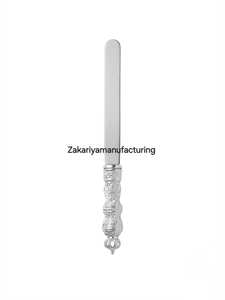 Couteau à beurre artisanal en acier inoxydable de 25 cm, manche décoratif en laiton finition argentée, compatible lave-vaisselle, style traditionnel - Product Image 2