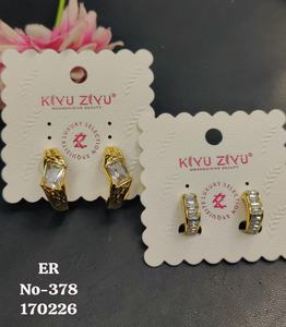 Juego de Aretes Modernos de Acero Inoxidable Chapado en Oro de Primera Calidad con Diseño de Diamantes Americanos - Product Image 4