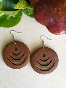 Pendientes de Madera Ecológicos Pintados a Mano con Detalles Láser, en Colores Pantone, Pulidos, Modernos, Estilo Ángel, para Bodas y Moda - Product Image 6