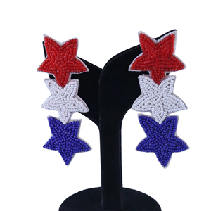 Boucles d'oreilles pendantes étoiles perlées faites à la main, légères et confortables, rouges, blanches et bleues, pour femmes, collection USA Day 2026 - Product Image 1