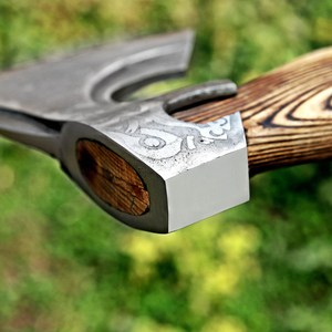 Tête de hache-martelade en acier forgé avec manche en bois, coupe-pizza de qualité industrielle, la lame de coupe SHARP POINT TRADERS de 9 pouces - Product Image 1