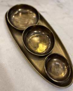 Plateau ovale à 3 niveaux en laiton antique fait main pour servir les noix et les fruits secs, idéal pour les réceptions de luxe et la décoration de la maison - Product Image 4