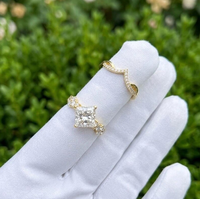 Anillo de Compromiso con Diamante Cultivado en Laboratorio, Corte Princesa, 0.70-0.90 CTW, Exclusivo de Sparkledge Creation, E VVS2, Plata Chapada en Oro