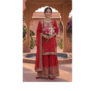 Ensemble de luxe en soie Chinon avec broderies lourdes, comprenant un haut, un pantalon Sharara Palazzo à coupe ample et une dupatta, pour tenue de fête pour femmes - Product Image 2