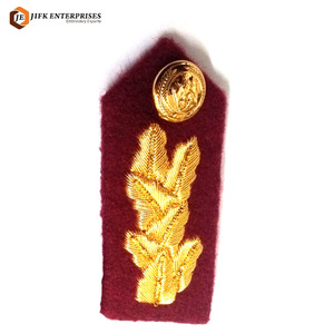 Épaulettes brodées sur mesure en or pour accessoires d'uniforme, fabriquées au Pakistan - Product Image 3