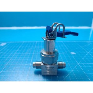 Swagelok 6LVV-DPTVR4-P Diaphragm <b>Sealed</b> Pneumatic Valve Used As Is Legacy Semiconductor Equipment Parts - Product Image 2