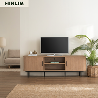Mueble de TV moderno de madera con almacenamiento para sala de estar, para televisores de 65 pulgadas o más, diseño minimalista de montaje en suelo.