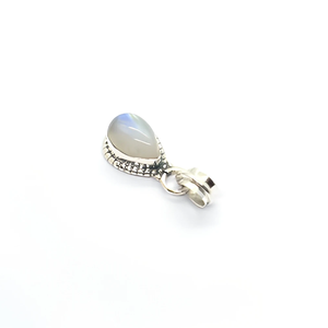 Colgante de plata de ley 925 con piedra lunar arcoíris Divine Radiance Drop para la fuerza emocional, joyería unisex. - Product Image 1