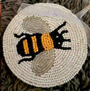 Élégant Premium Handcraft Broderie Rose Perlé Design 4 Set Coaster Fantaisie Belle Et Unique À La Mode Par Hiba Enterprises - Product Image 5