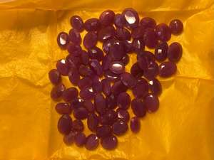 Rubí Rojo Natural Sin Calentar Ni Tratar, 70 Piezas Trituradas, 474.40 Quilates, Precio al por Mayor de $5 por Quilate para la Fabricación de Joyas - Product Image 4