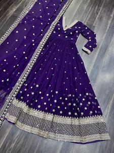 Traje Anarkali Moderno Morado de Georgette Sintético con Bordado y Lentejuelas para Fiesta, Boda, Diwali y Baile de Graduación - Product Image 4