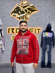 Sudadera con Capucha Roja para Hombre Rexfit Sports, Diseño con Estampado DTG Frontal, Corte Holgado, Tejido de Poliéster - Product Image 1