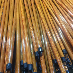 Vente Flash - Longue manche de balai en bois enduite de PVC du Vietnam / Manche de balai / Manche de serpillière en bois - Lisse, Droit et Très Résistant - Product Image 1
