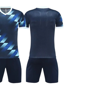 Uniformes de football en gros, 100% polyester, design personnalisé, fabriqués par FIT FRONT industries, disponibles dans toutes les couleurs - Product Image 2