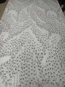 Tissu en dentelle de tulle brodé de strass et de perles lourdes, motif floral, élégant et luxueux, écologique, traditionnel, 5 yards - Product Image 2