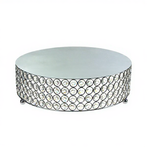 Support à gâteau décoratif de forme ronde en fer et cristal avec couvercle en dôme, plateau de service très fonctionnel - Product Image 1