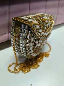 Bolso de Mano Mini de Latón Hecho a Mano con Mosaico, Cadena de Diamantes de Imitación, Solapa y Forro de Terciopelo de 7 Pulgadas para Fiesta de Boda o Noche de Mujer - Product Image 3