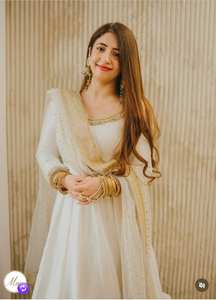 ชุดเดรสผ้าไหมชินอนจากโรงงานผู้ผลิตโดยตรง ชุด 3 ชิ้น พร้อมสายคาดประดับหรูหราและแผ่นเสริมฟองน้ำ ประดับเลื่อม 5 มม. พร้อมส่ง - Product Image 3