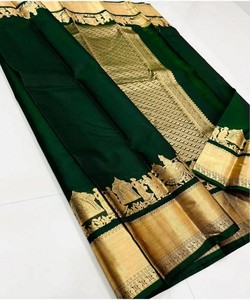 Sari de Seda Verde Esmeralda con Borde Dorado Zari, Traje Tradicional Indio para Bodas, Estilo Banarasi, Sari Drapeado para Mujer - Product Image 1