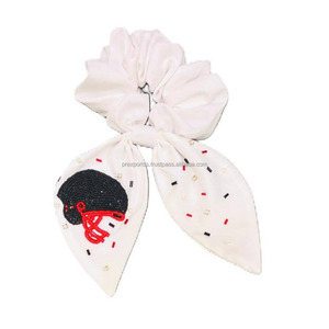 Coletero de árbol de Navidad hecho a mano para mujer, ecológico, ajustable, con cuentas rosas, lentejuelas, lazo bordado y elástico. - Product Image 2