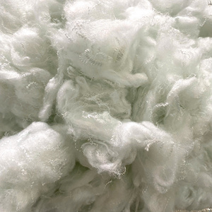 Fibres courtes de polyester recyclé, 100 % provenant de fragments de bouteilles PET, couleur blanc pur, tailles 32 mm-102 mm, 1,2D-15D, qualité AA/A/B. - Product Image 3