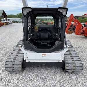 Chargeuse compacte sur chenilles Bobcat T590 durable, avec une excellente capacité de levage, un fonctionnement fluide et des performances fiables - Product Image 3