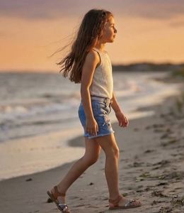 Shorts de Mezclilla de Verano de Alta Calidad para Niñas Pequeñas, Cómodos y a la Moda, con Mariposas, de 4 a 9 Años - Product Image 2