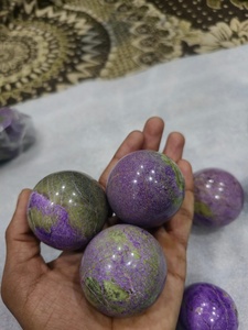 Stichtite violette naturelle de haute qualité en gros avec boules de sphère en serpentine en cristal pour la guérison et la méditation reiki - Product Image 2