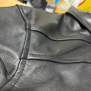 Veste bomber en cuir véritable de haute qualité, faite à la main, coupe classique slim moderne, streetwear, veste en cuir premium pour tous les hommes - Product Image 3