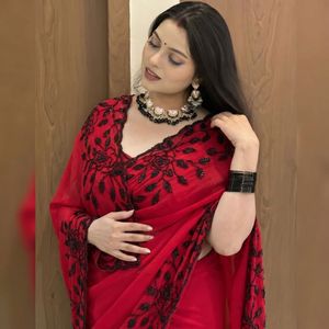 Sari de georgette Pure Fox con adornos originales de cuentas negras, borde con trabajo de calado y blusa de diseñador con detalles elaborados, precio al por mayor de Royal Export. - Product Image 3