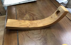 Soporte para Vino de Madera de Teca en Forma de Luna Curva con Diseño Minimalista Ecológico para Restaurantes, Cocinas y Bares - Product Image 5