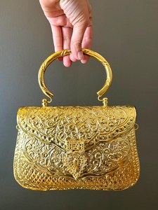 Carteras de mano personalizadas de metal artesanal con forma irregular, tamaño personalizado, de latón grabado, para fiestas, hermosas y a un precio asequible. - Product Image 5