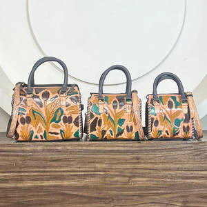 Wholesale Western Floral Cowhide Genuine Leather Weekender <b>Bag</b> Hand <b>Tooled</b> Leather Travel <b>Tote</b> Duffel <b>Bags</b> for Unisex Speedy - Product Image 3