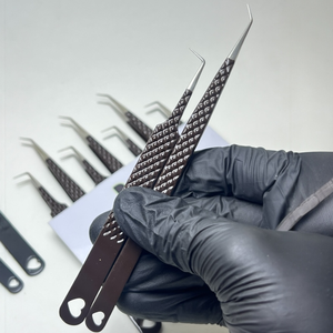 Juego de Pinzas de Alta Precisión con Punta de Fibra para Extensión de Pestañas Marrones, Cierre Perfecto a 90 Grados, Herramientas de Aislamiento Recto para Mega Volumen - Product Image 5