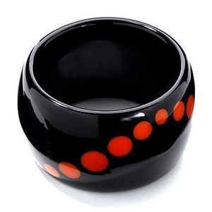 Blatant Exports Brazalete Moderno de Latón y Resina, Elegante, Color Naranja, Regalo Único para Mujer, Brazaletes Bohemios de Latón, un Regalo para Ser Querido/a - Product Image 1