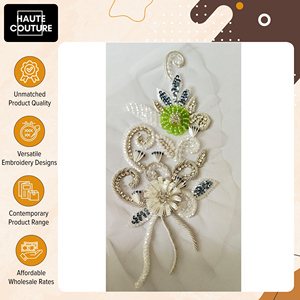 Appliques brodées à la main pour vêtements et accessoires féminins - Fleurs superposées à sequins et broderies en fil métallique, provenant d'un fournisseur indien, en promotion - Product Image 3
