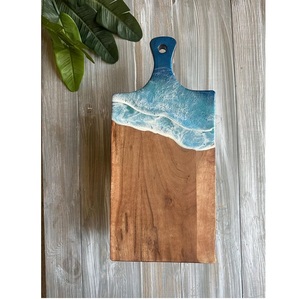 Planche à découper en bois d'acacia de qualité supérieure avec logo personnalisé, planche en résine faite à la main avec des détails blancs et dorés, décoration de cuisine unique, planche à servir pour la pizza - Product Image 6